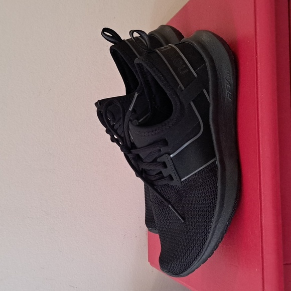 New Balance Running Shoes - Picture 2 of 6